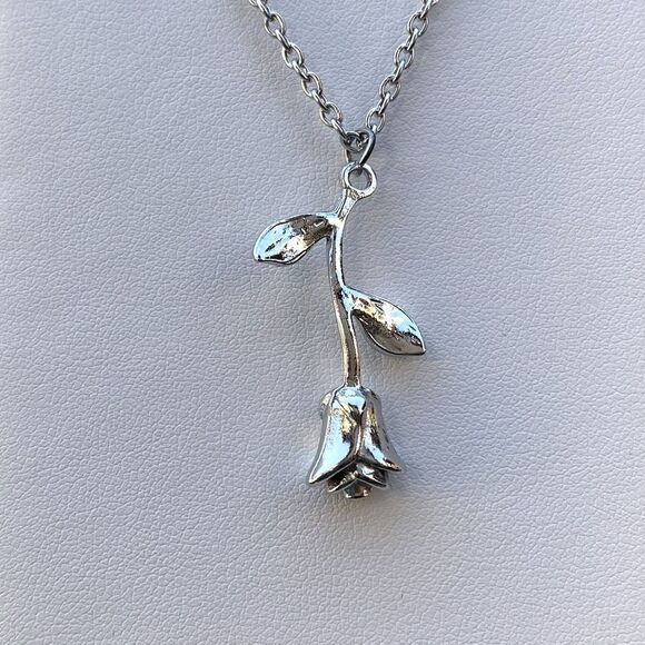 18K Gold Plated Silver Rose Necklace. New! - Picture 1 of 4